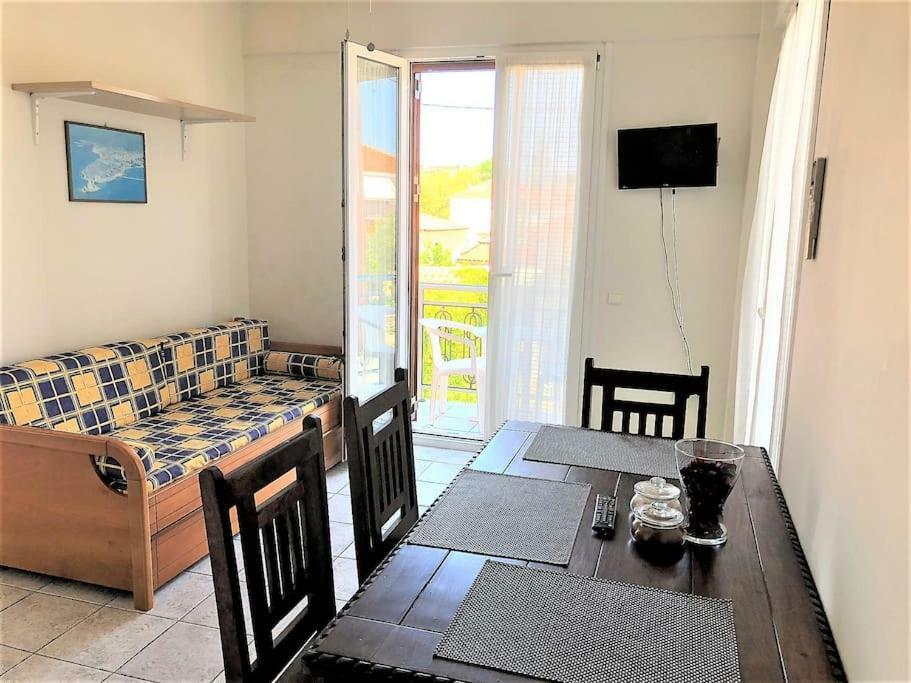Mythos Suites-Apollo Apartment メトーニ エクステリア 写真